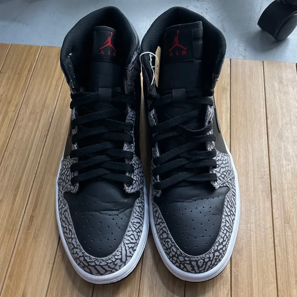 Air Jordan 1 high retro ‘Black Elephant’ - Picture 5 of 8